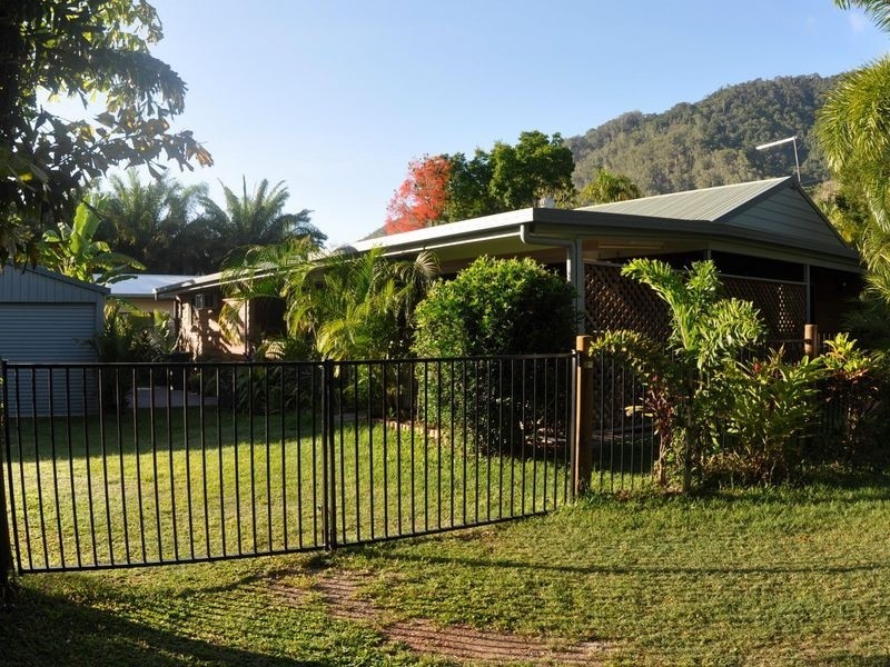 24 Mcfarlane Drive, Kanimbla QLD 4870