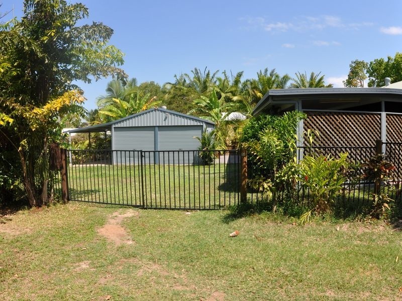 24 Mcfarlane Drive, Kanimbla QLD 4870
