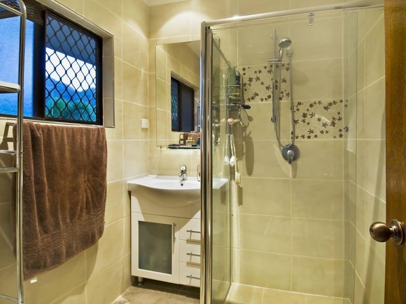 5 Donnelly Close, Brinsmead QLD 4870