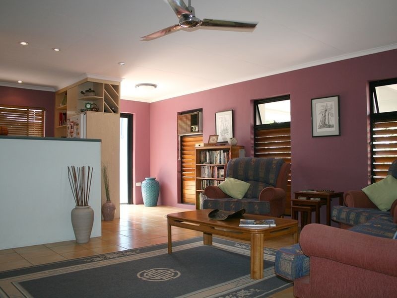 6 Quondong Close, Manoora QLD 4870