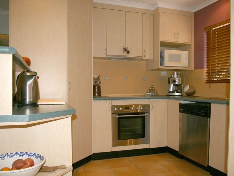 6 Quondong Close, Manoora QLD 4870