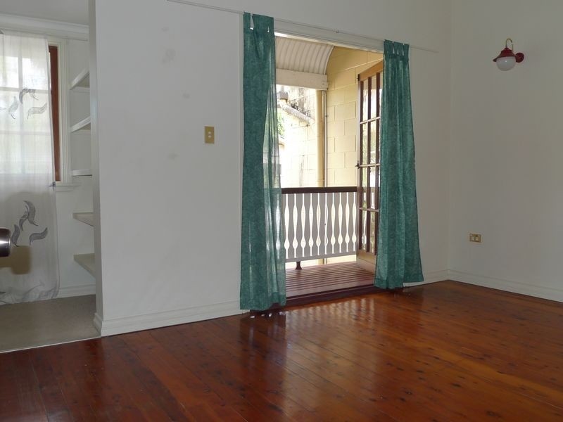 24/404 Mccoombe Street, Mooroobool QLD 4870