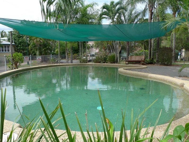 24/404 Mccoombe Street, Mooroobool QLD 4870