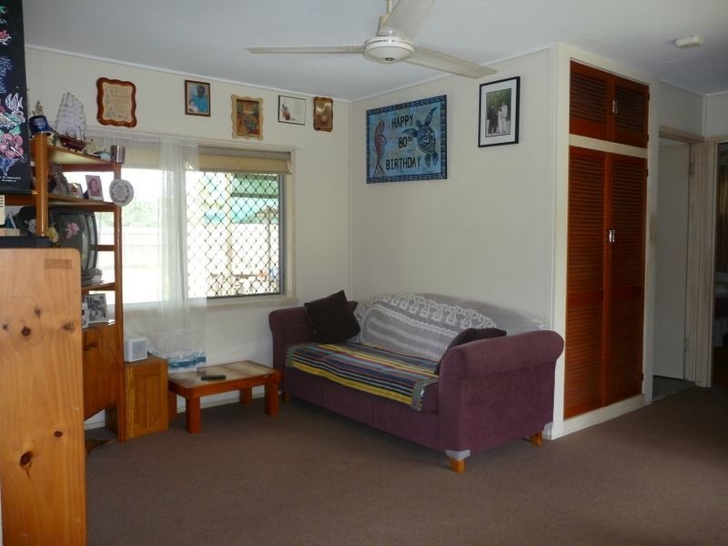 42 Yurongi Street, Caravonica QLD 4878