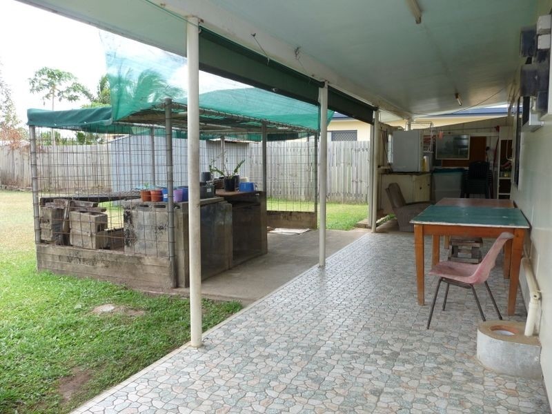 42 Yurongi Street, Caravonica QLD 4878