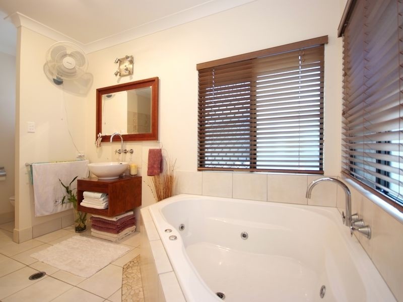 12 Messina Close, Kanimbla QLD 4870