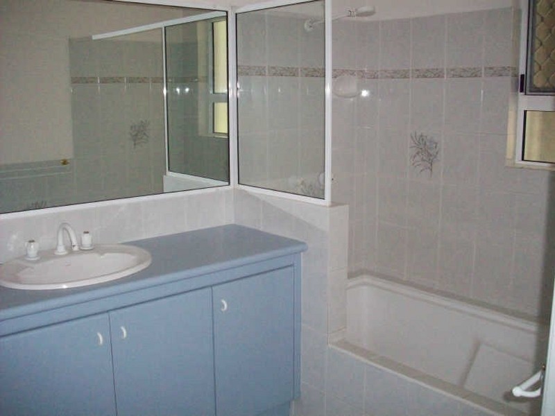 21 Southerden Drive, Kanimbla QLD 4870