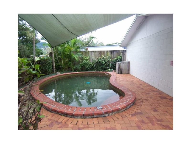 2/165 Mayers Street, Manunda QLD 4870