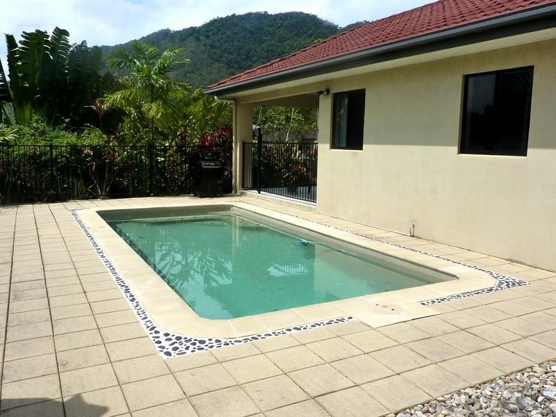 2 Barossa Close, Brinsmead QLD 4870