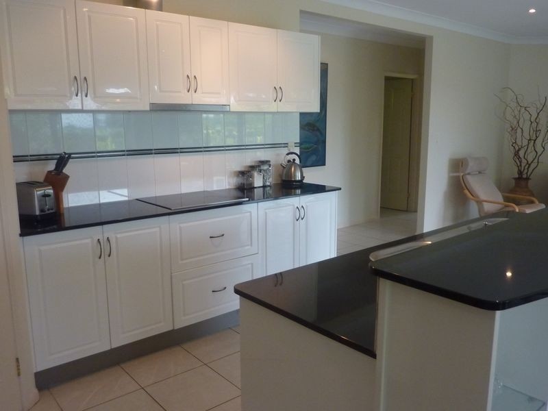 2 Barossa Close, Brinsmead QLD 4870