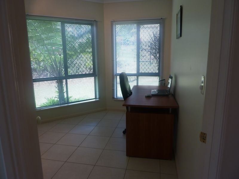 2 Barossa Close, Brinsmead QLD 4870