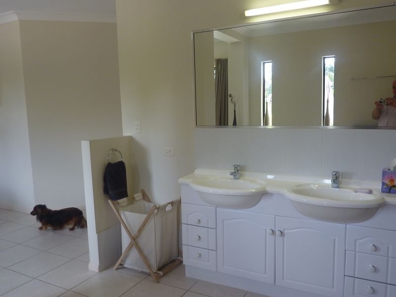 2 Barossa Close, Brinsmead QLD 4870