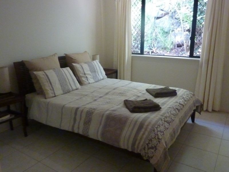 2 Barossa Close, Brinsmead QLD 4870