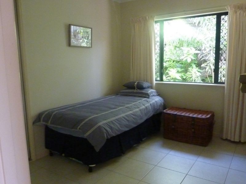 2 Barossa Close, Brinsmead QLD 4870