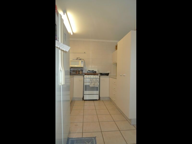 13 Veivers Close, Westcourt QLD 4870