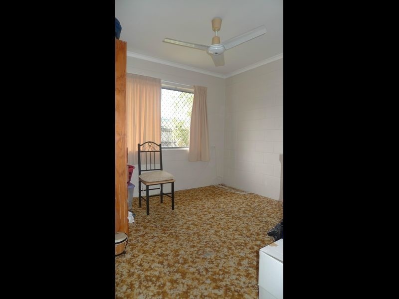 13 Veivers Close, Westcourt QLD 4870