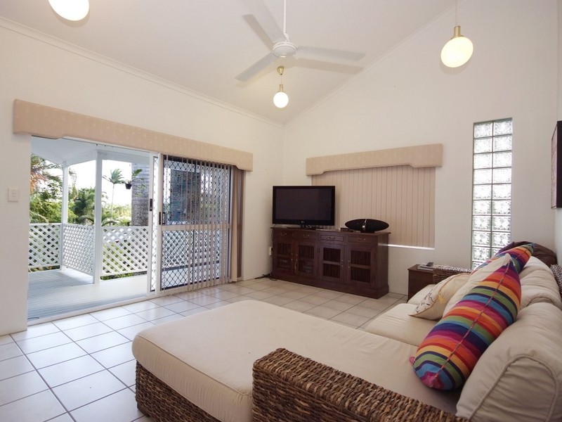 9 Iona Close, Edge Hill QLD 4870