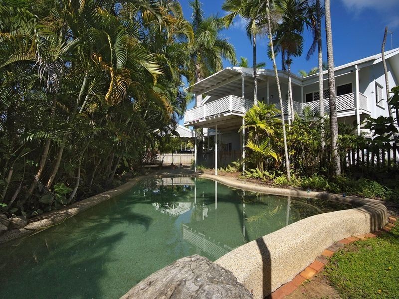 9 Iona Close, Edge Hill QLD 4870