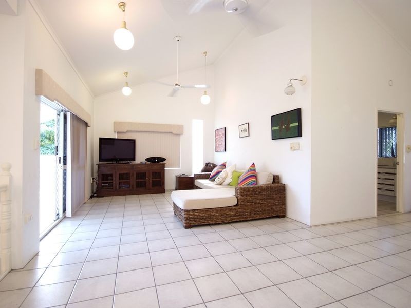 9 Iona Close, Edge Hill QLD 4870