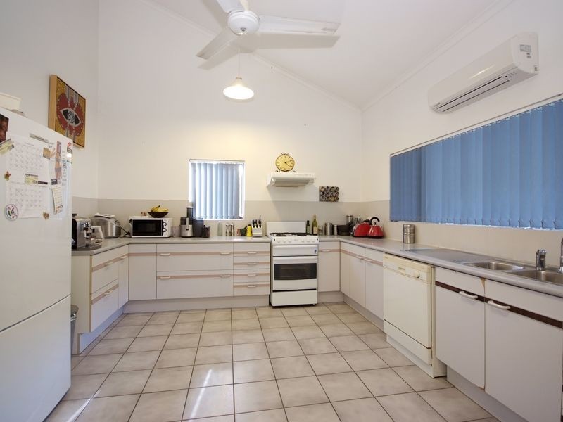 9 Iona Close, Edge Hill QLD 4870