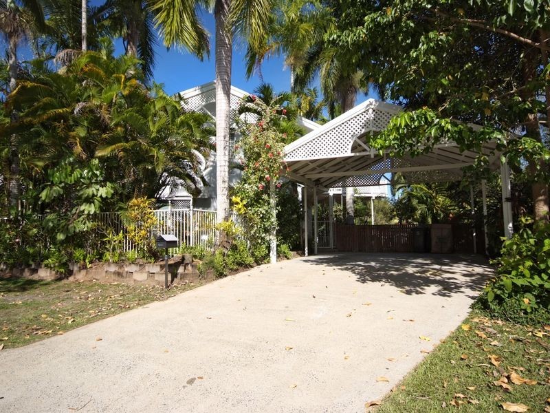 9 Iona Close, Edge Hill QLD 4870
