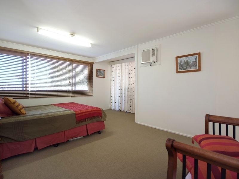 24 Atherton Street, Whitfield QLD 4870