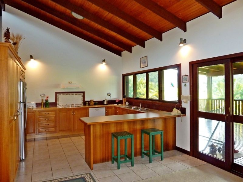 16 Butland Street, Brinsmead QLD 4870