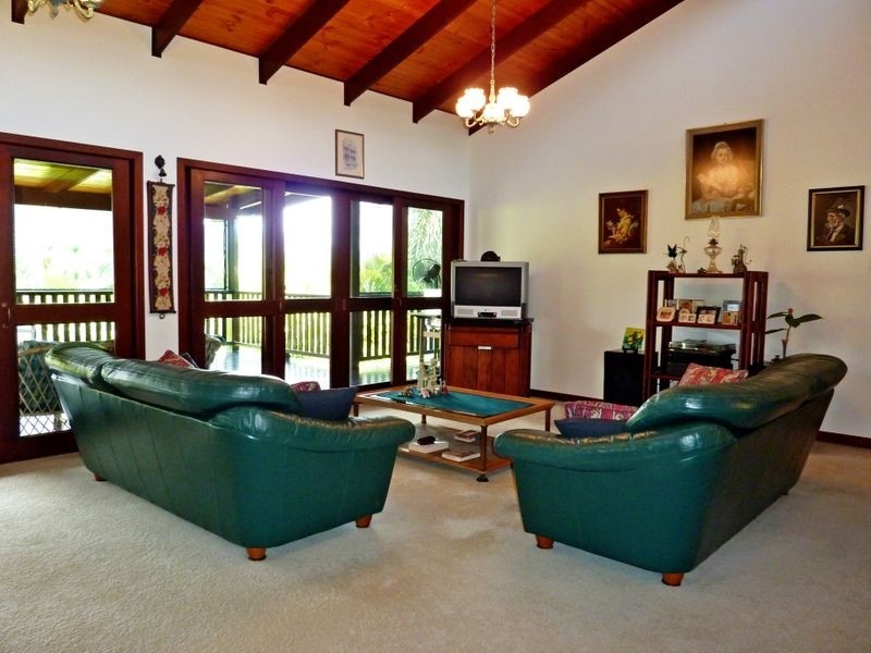 16 Butland Street, Brinsmead QLD 4870