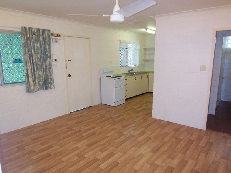 8/5 Thomas Street, Cairns QLD 4870