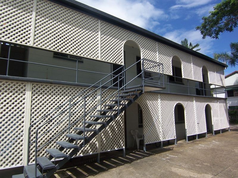 8/5 Thomas Street, Cairns QLD 4870