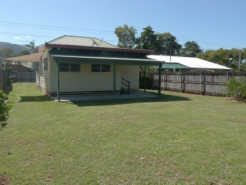 40 English Street, Manunda QLD 4870