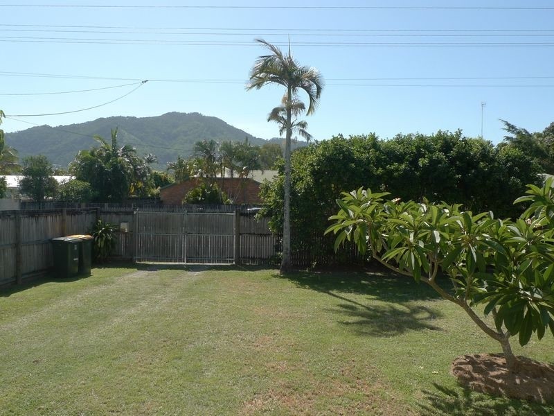 40 English Street, Manunda QLD 4870