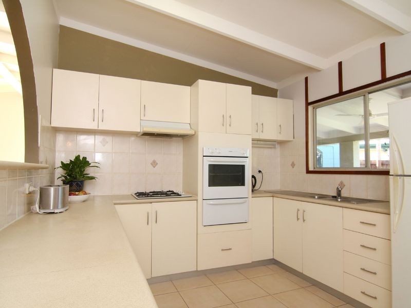 31 Amethyst Street, Bayview Heights QLD 4868