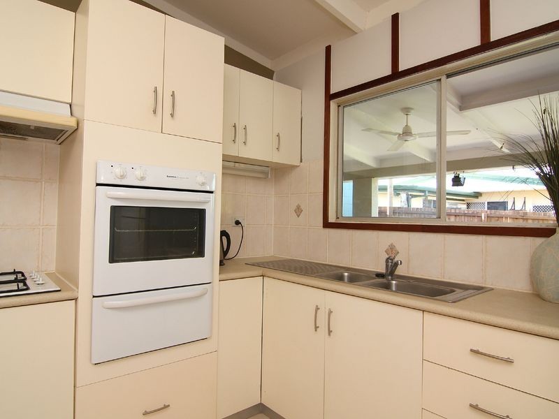 31 Amethyst Street, Bayview Heights QLD 4868