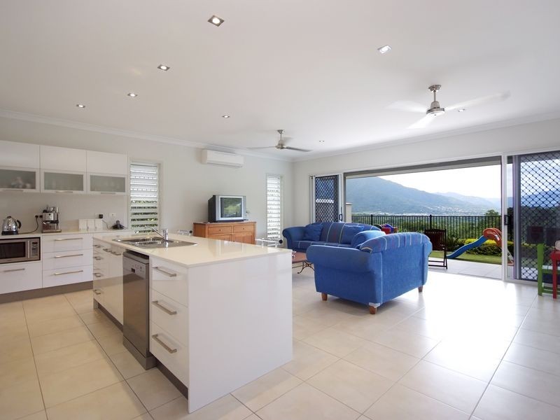 31 Greenock Way, Brinsmead QLD 4870