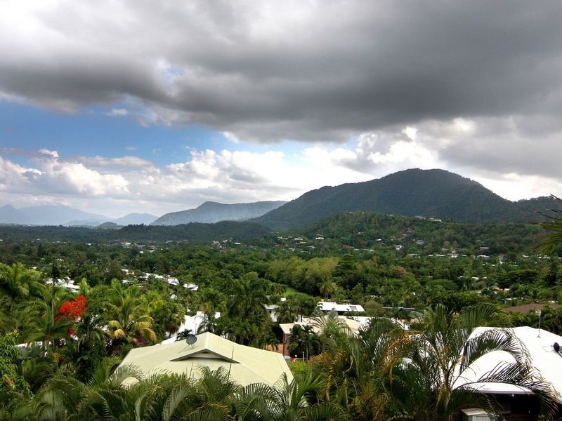 2 Knott Court, Whitfield QLD 4870