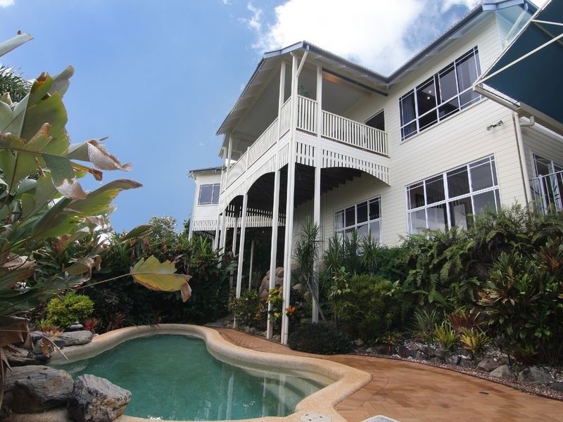 2 Knott Court, Whitfield QLD 4870