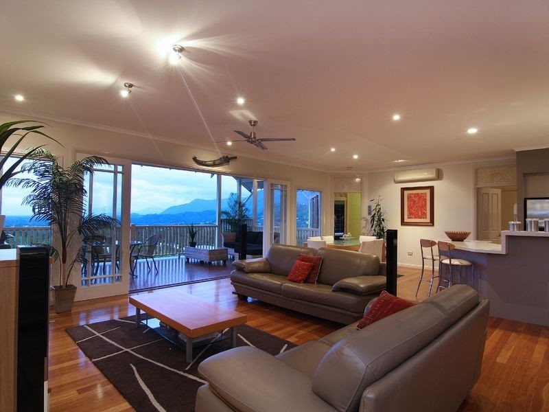 2 Knott Court, Whitfield QLD 4870