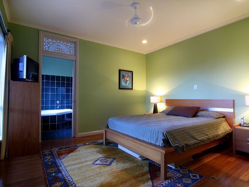 2 Knott Court, Whitfield QLD 4870