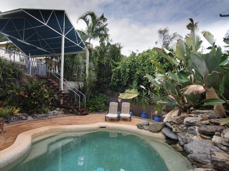 2 Knott Court, Whitfield QLD 4870