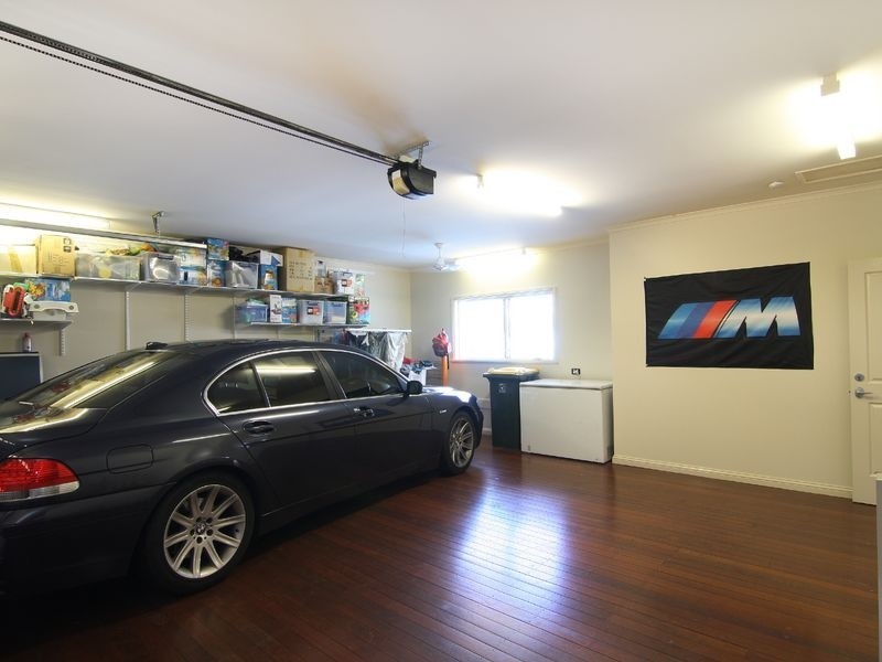 2 Knott Court, Whitfield QLD 4870