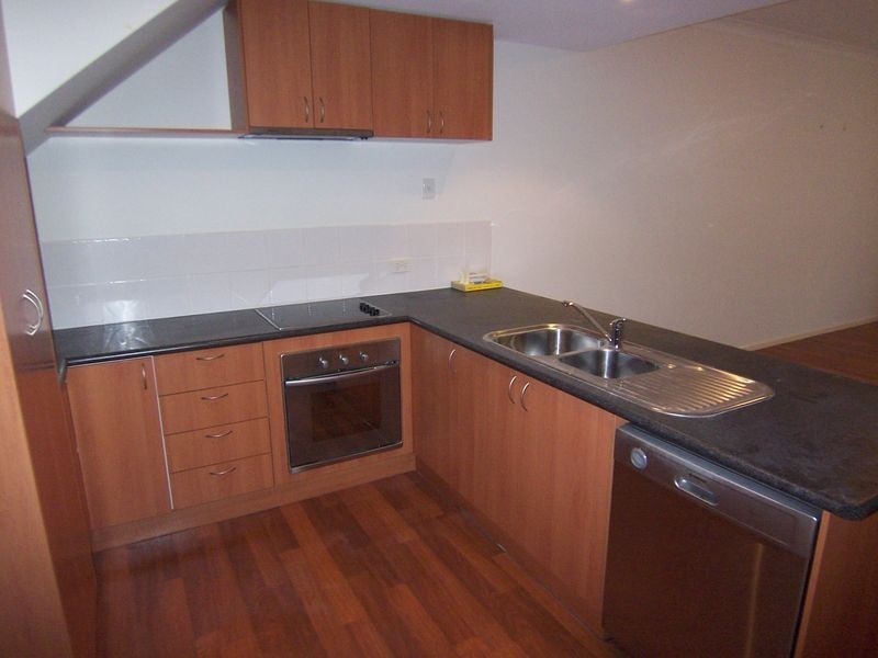 8/9 Grantala Street, Manoora QLD 4870