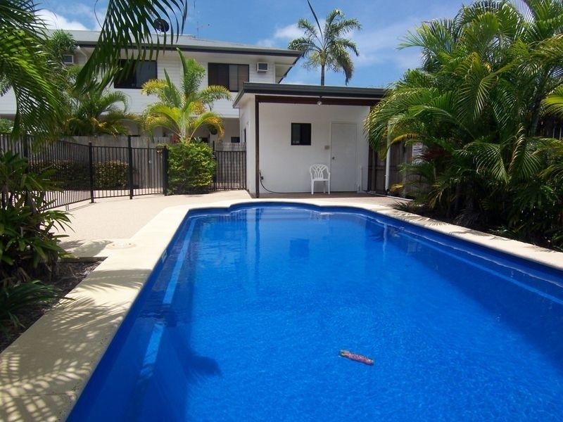 8/9 Grantala Street, Manoora QLD 4870