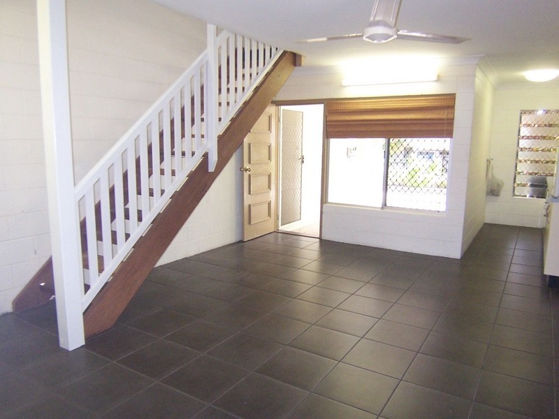 6/10 Crathern Close, Edge Hill QLD 4870