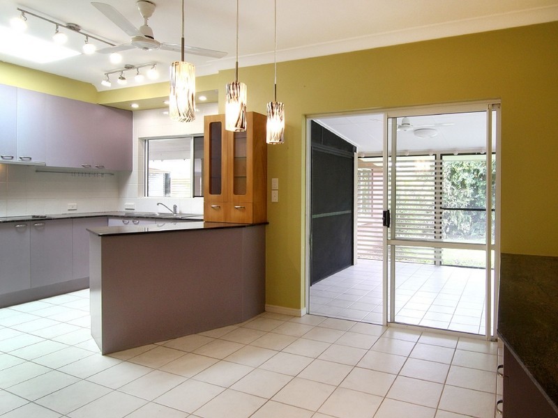 29 Hobson Drive, Brinsmead QLD 4870
