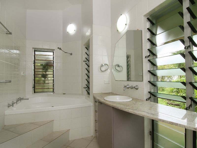 29 Hobson Drive, Brinsmead QLD 4870