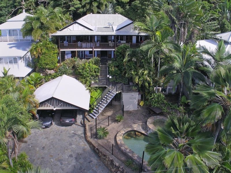 130 Hillview Crescent, Whitfield QLD 4870