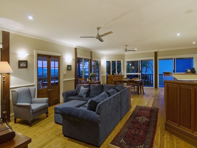 130 Hillview Crescent, Whitfield QLD 4870