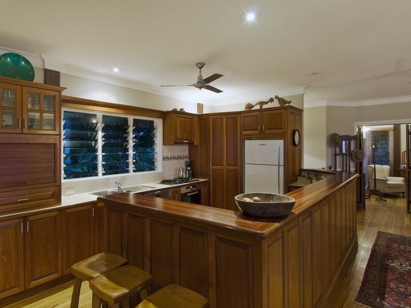 130 Hillview Crescent, Whitfield QLD 4870
