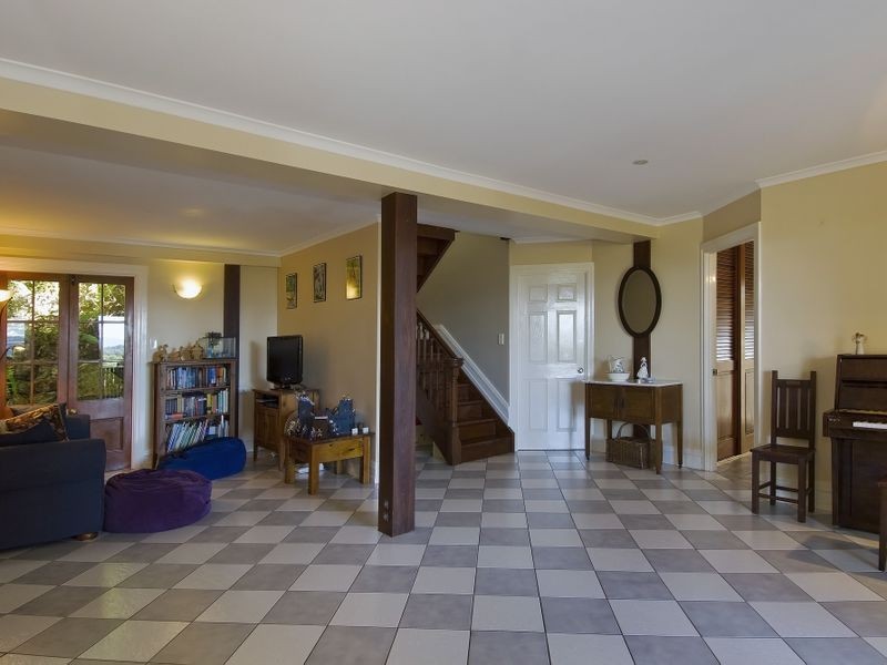 130 Hillview Crescent, Whitfield QLD 4870